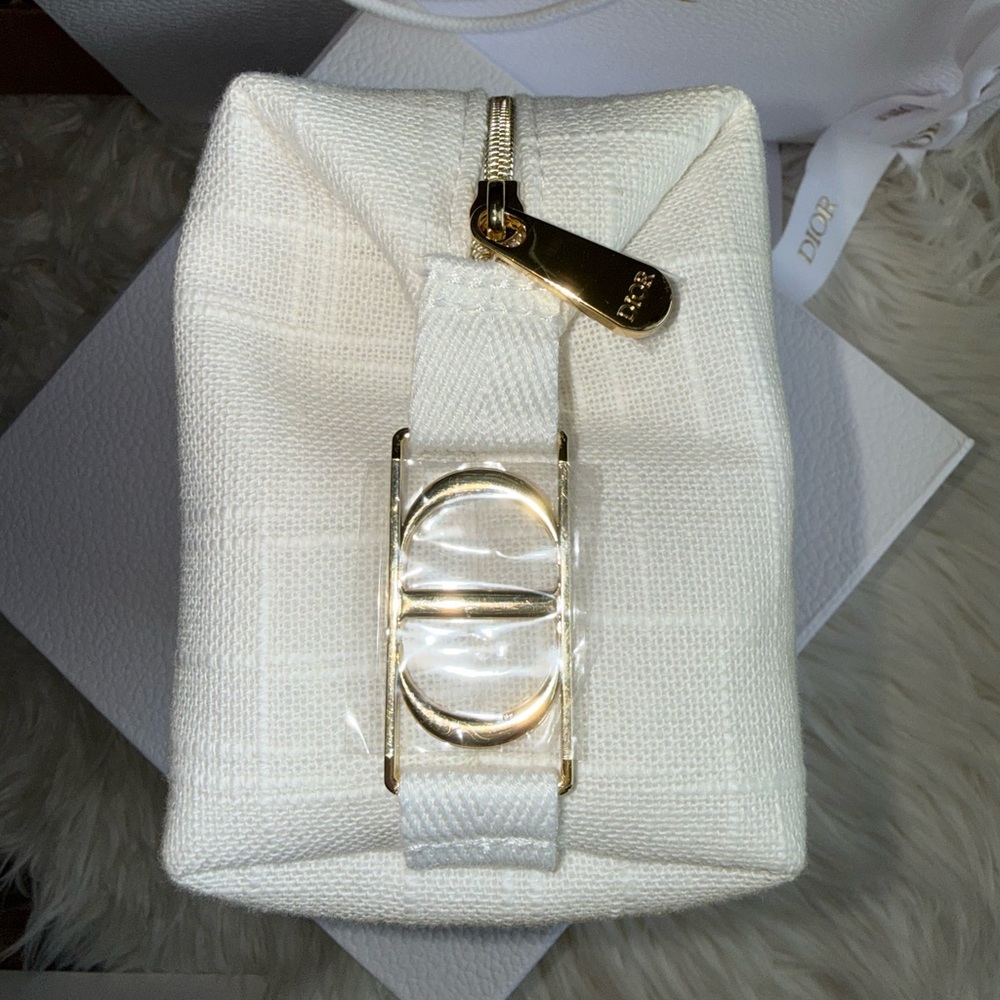 Dior Travel Set Make up Pouch and Mirror - Picture 4 of 6